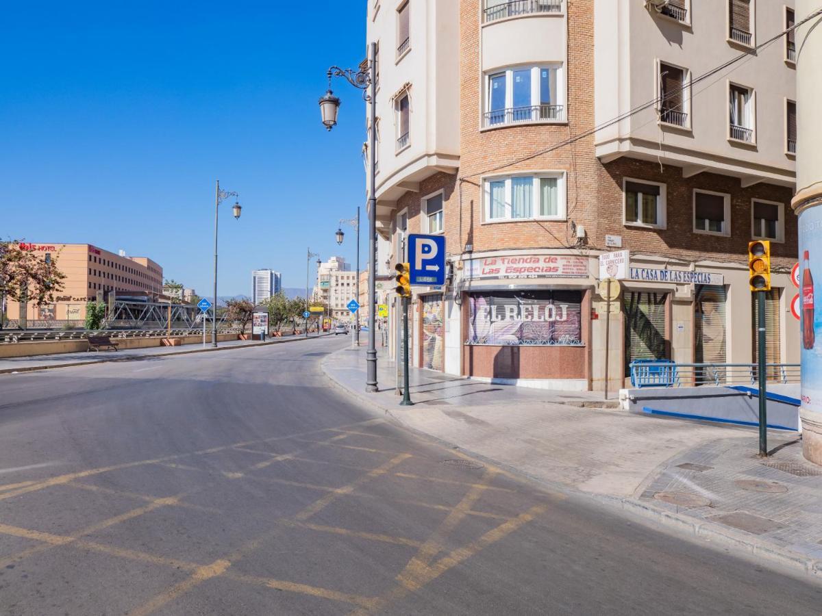 Cubo'S Apartamento Atocha With Optional Parking Malaga Exterior photo